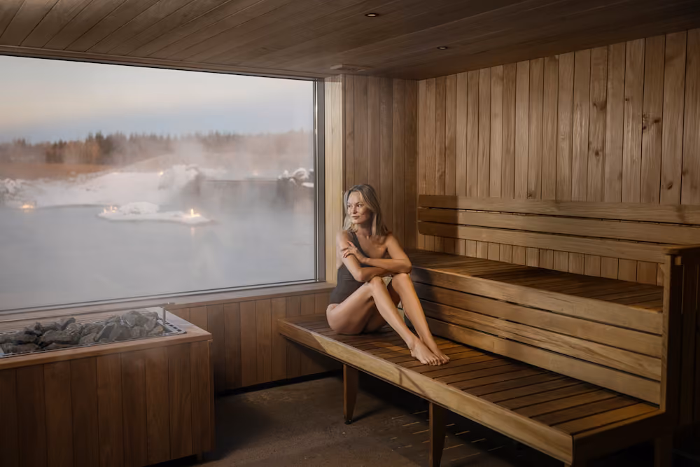 Lerki – the lagoon with a towel and a drink