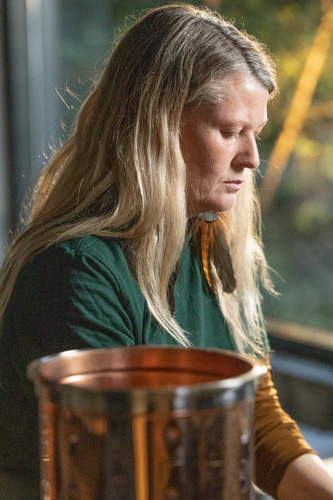 Sonja Bent creating the scent Rjóður